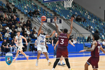 Victorie sub coș în Bănie: SCMU Craiova se impune în fața Rapidului după un meci spectaculos!